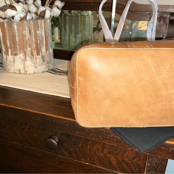 NWT Frye Melissa Leather Shopper Tote Shoulder Bag Beige Brown Retail  $358 - Picture 6 of 12